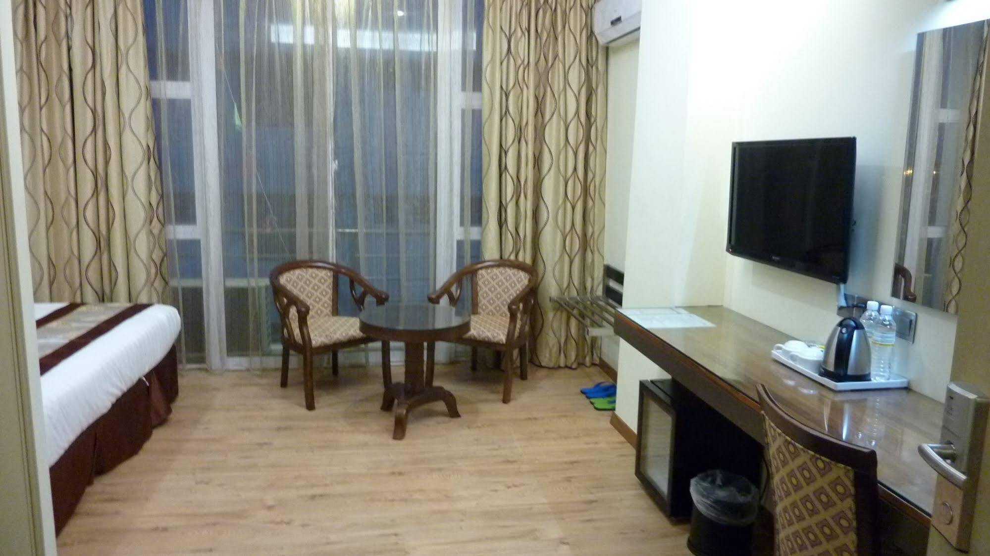 Nova Kuching Hotel المظهر الخارجي الصورة