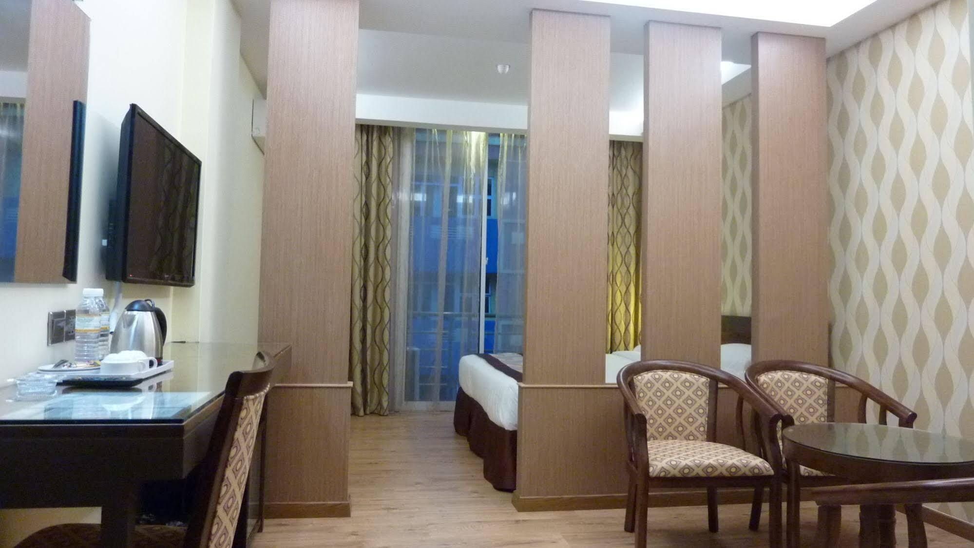 Nova Kuching Hotel المظهر الخارجي الصورة